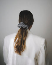 Load image into Gallery viewer, VICHY SCRUNCHIE
